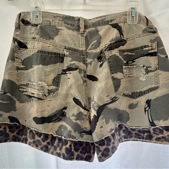 POL Women's Camouflage Shorts with Leopard Trim - Picture 2 of 6
